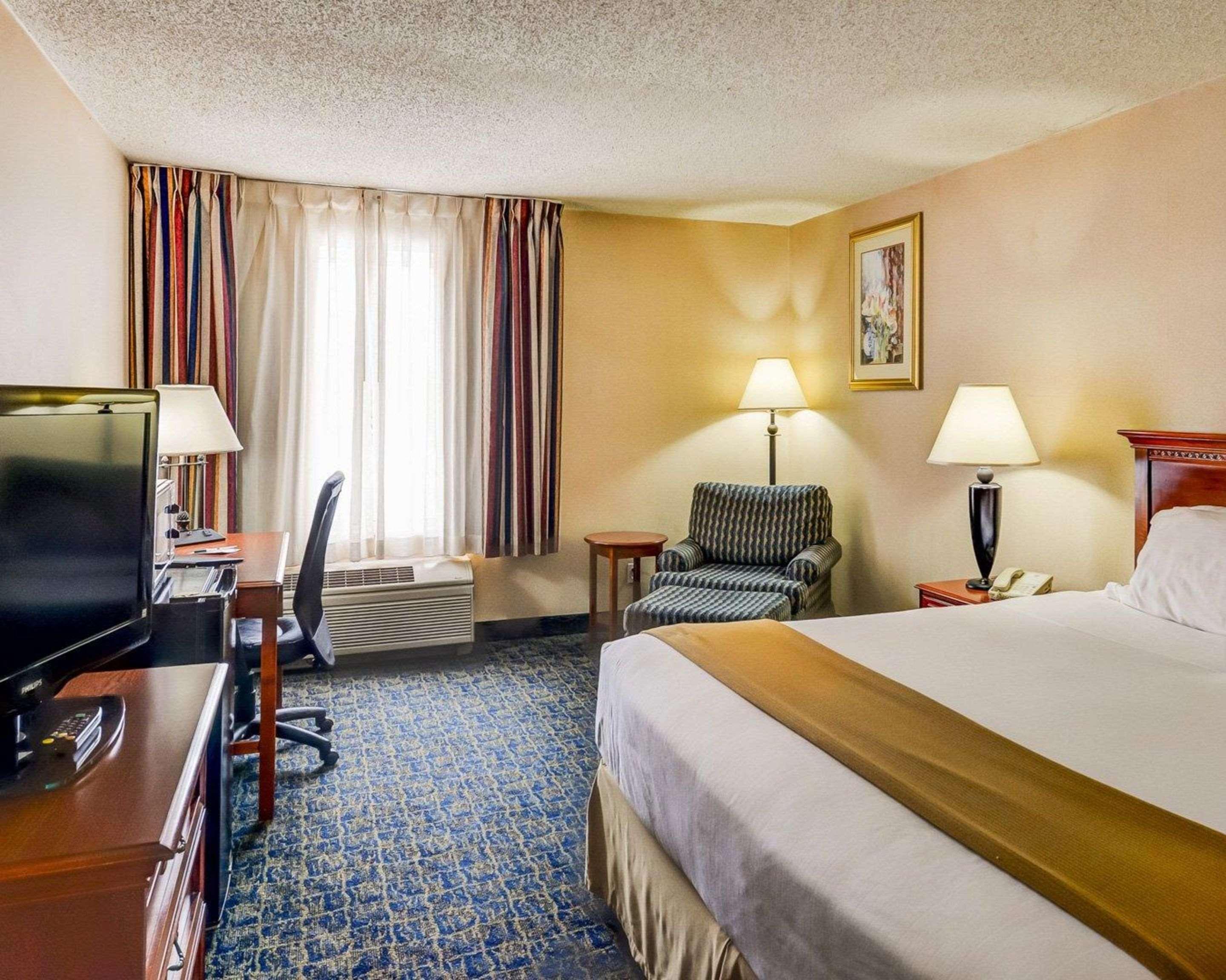 Quality Inn Spring Mills - Martinsburg North Bagian luar foto