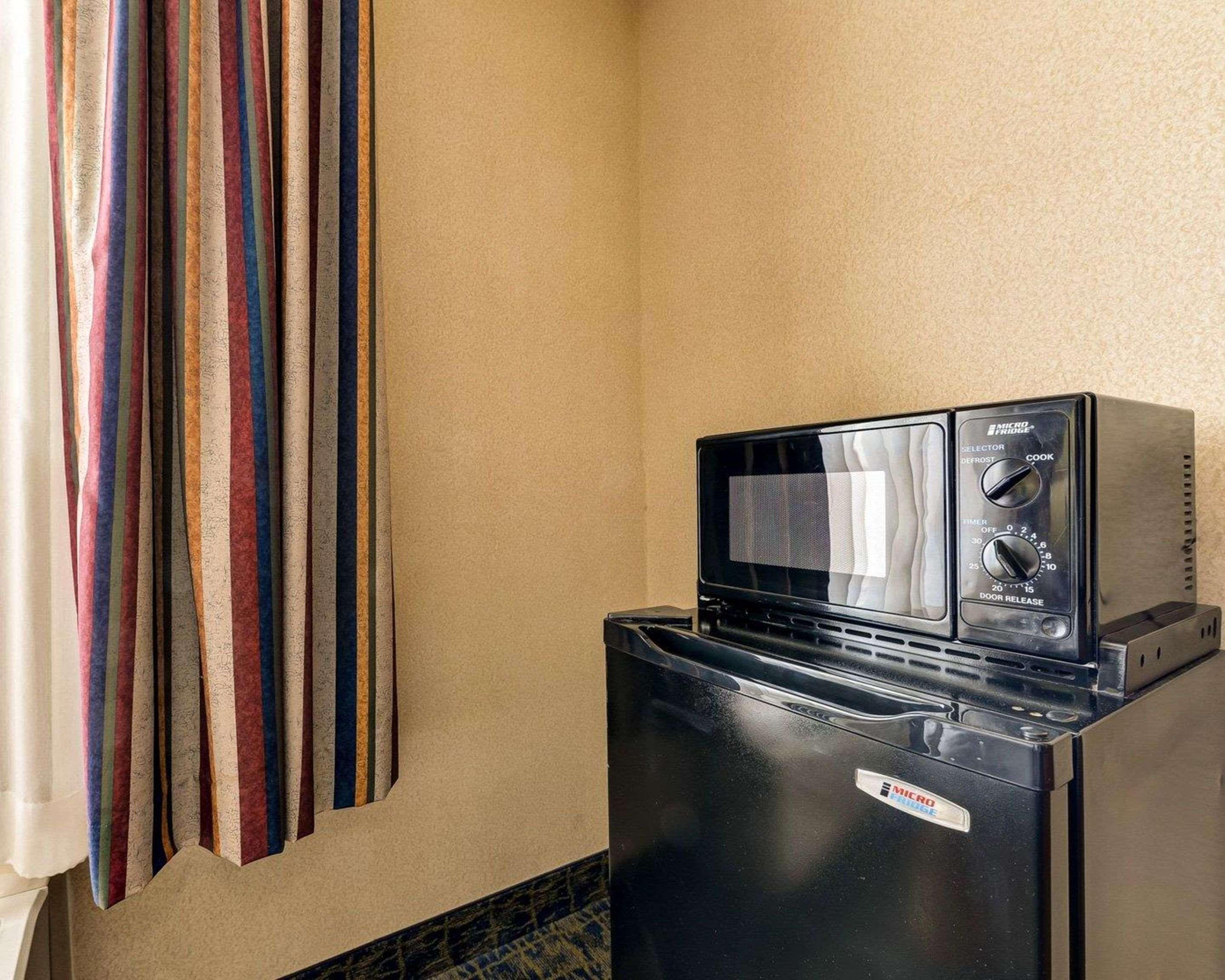 Quality Inn Spring Mills - Martinsburg North Bagian luar foto