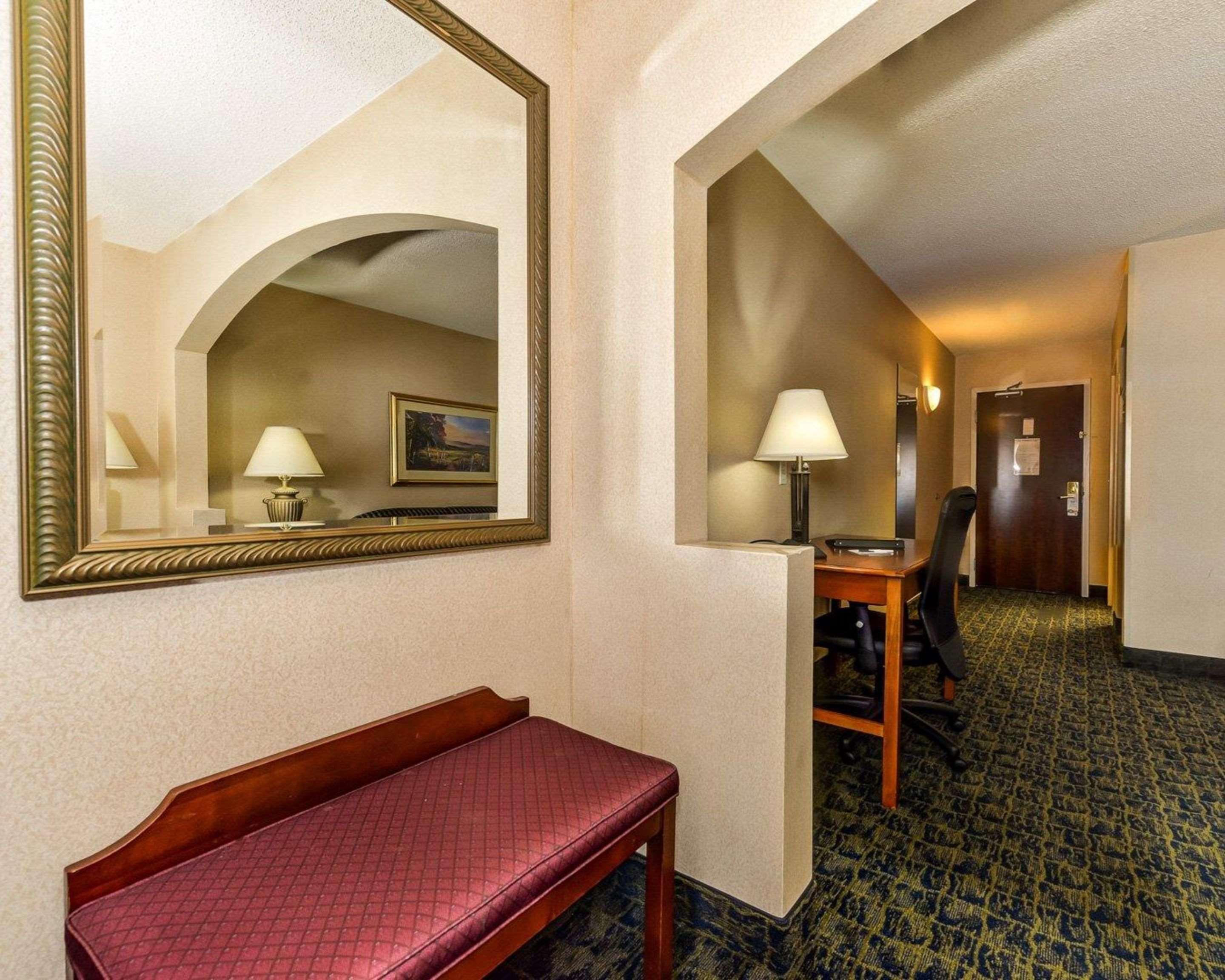 Quality Inn Spring Mills - Martinsburg North Bagian luar foto