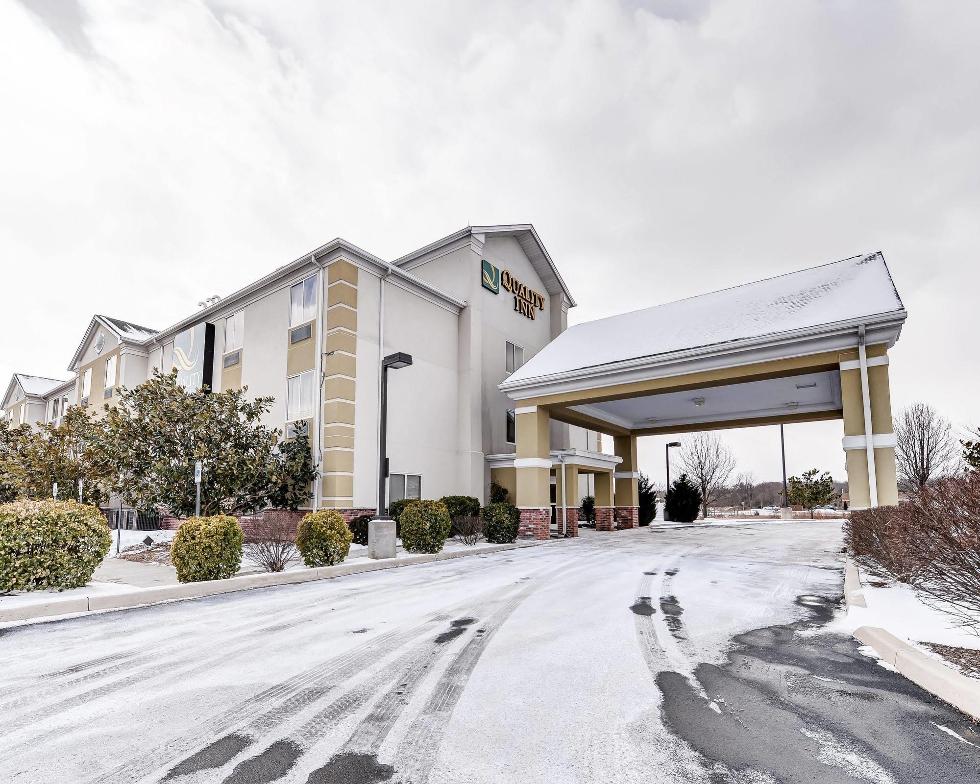 Quality Inn Spring Mills - Martinsburg North Bagian luar foto
