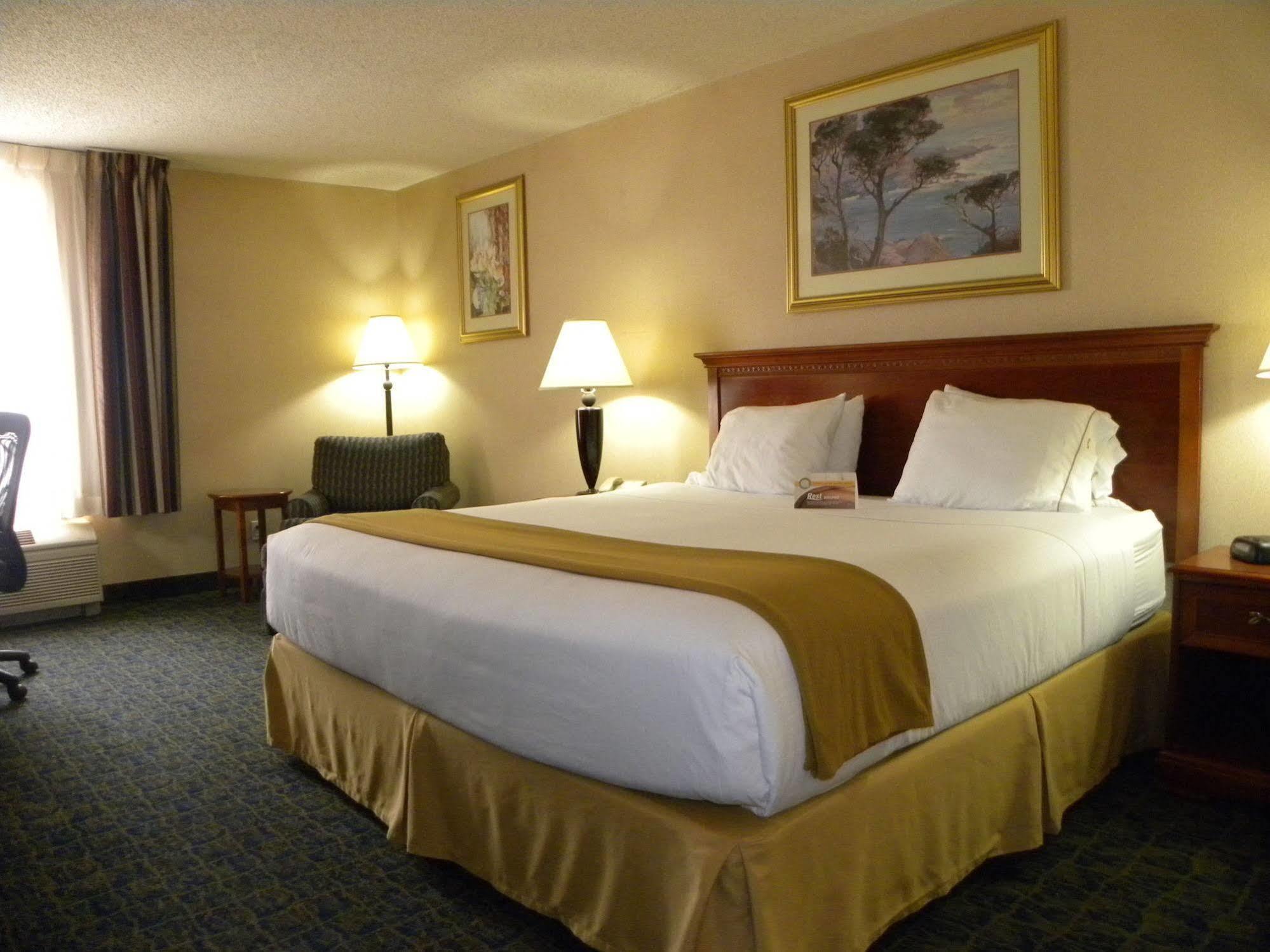 Quality Inn Spring Mills - Martinsburg North Bagian luar foto